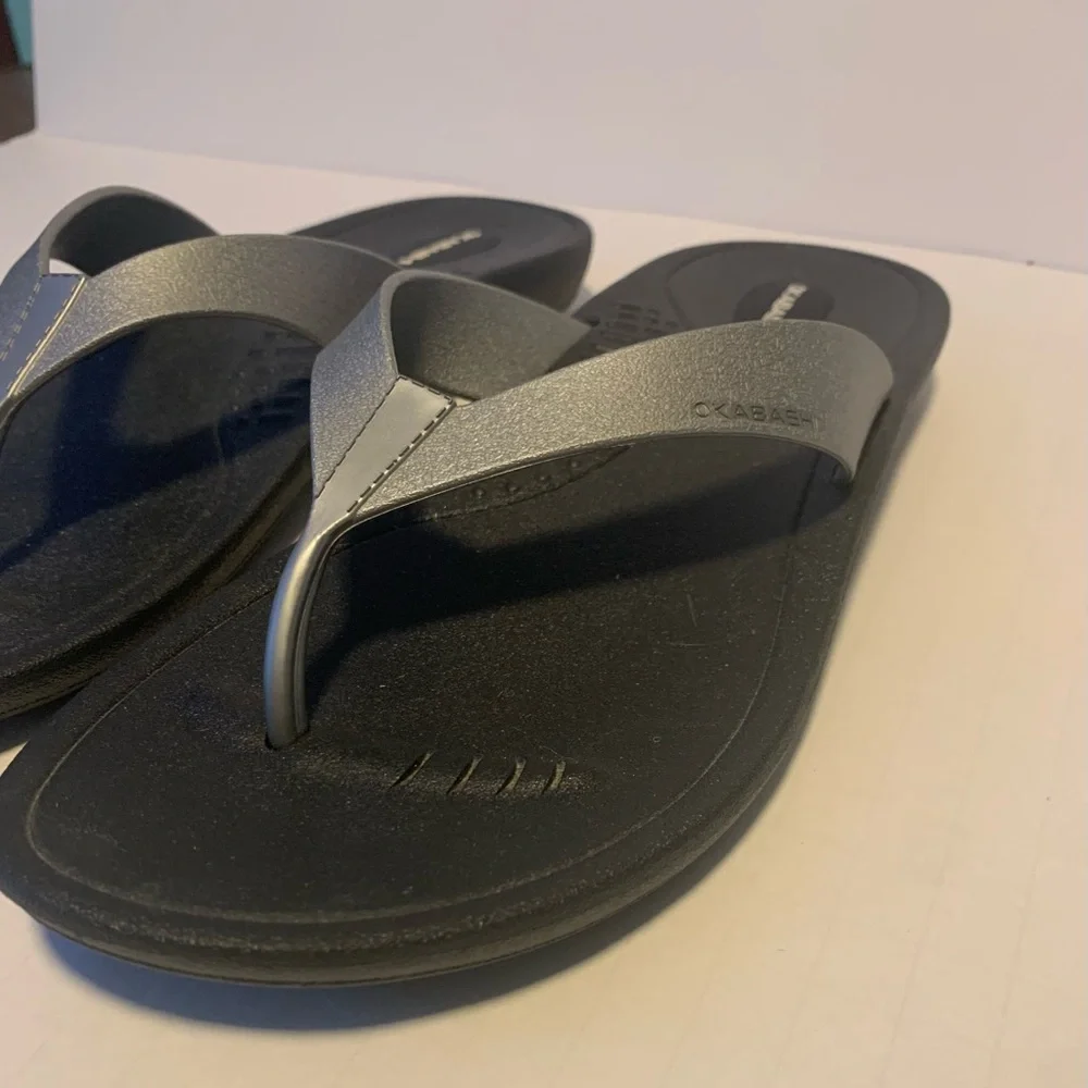 Okabashi Women’s Size LG (8.5-9) Black and Silver Rubber Flip Flops Sturdy EUC